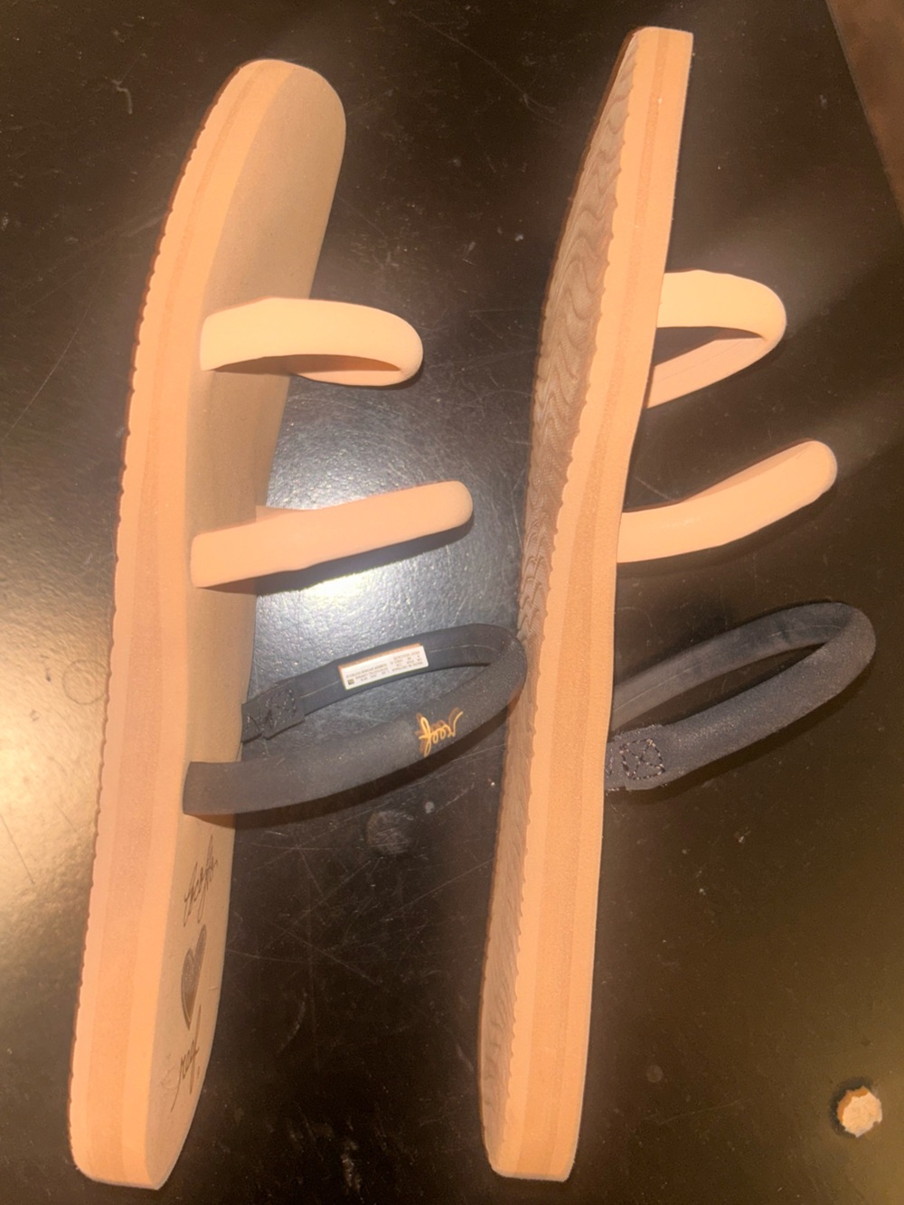 Womens REEF sandals size US 9 - Picture 3 of 4